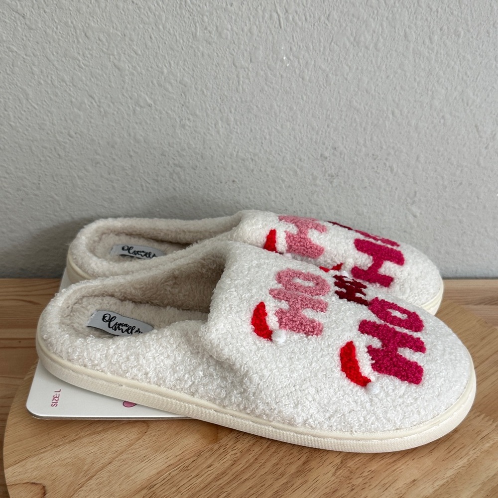 Olivia Miller Holiday Womens Slip-On Slippers